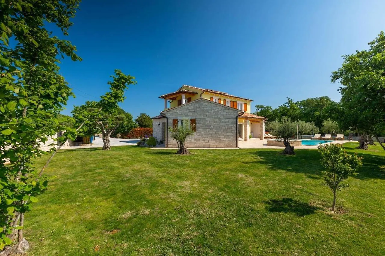Activity Villa Gardenia With Pool In Tinjan Srbinjak Croatia